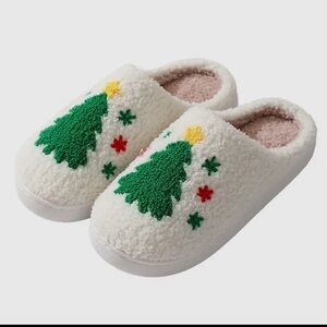 NWT Christmas Tree Slippers